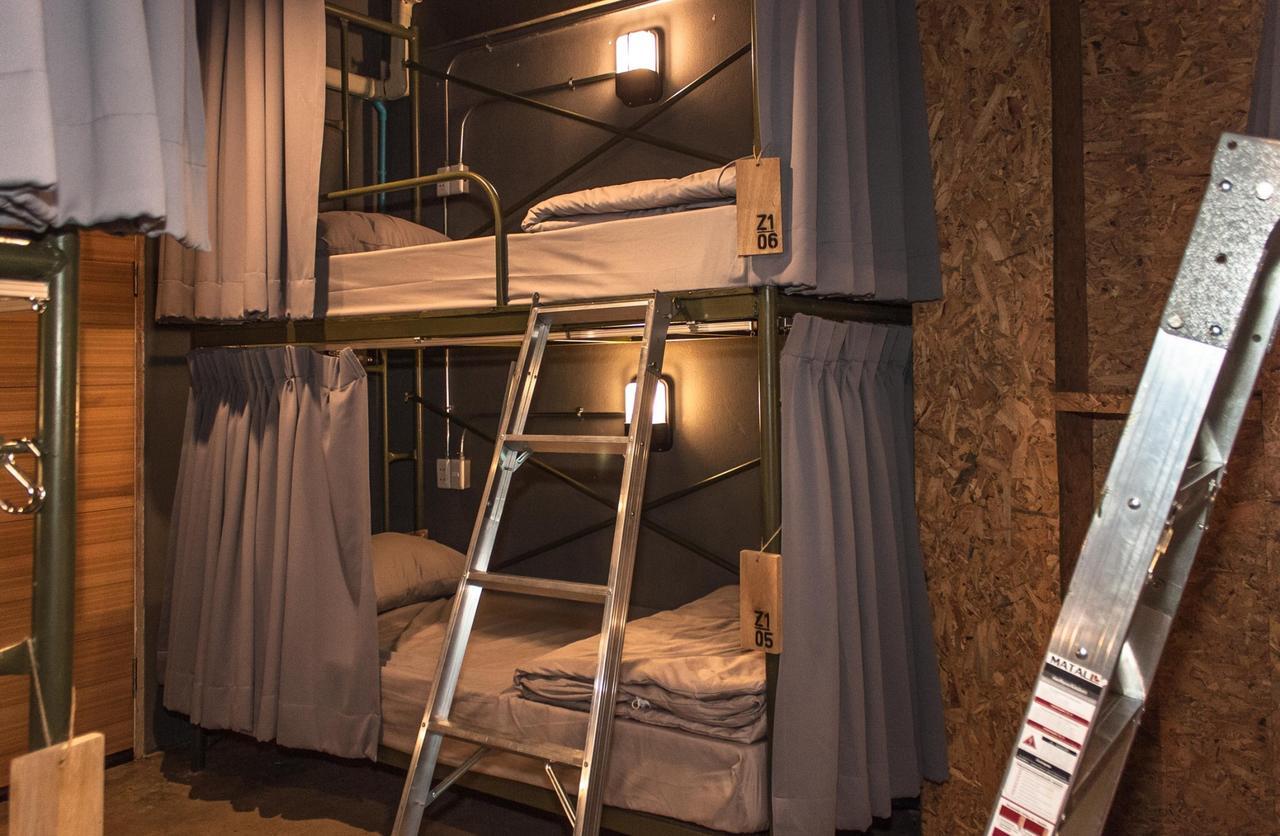 Zhelter'Bkk Hostel Bangkok Kültér fotó
