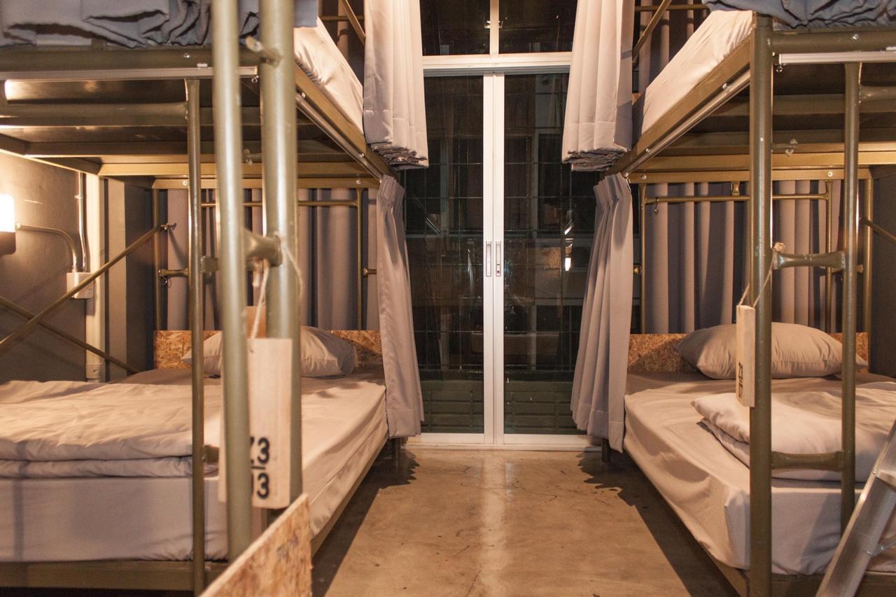 Zhelter'Bkk Hostel Bangkok Kültér fotó