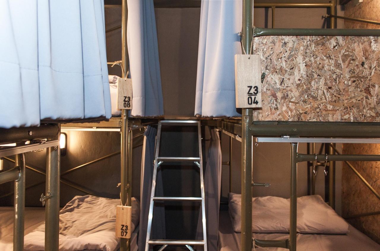 Zhelter'Bkk Hostel Bangkok Kültér fotó