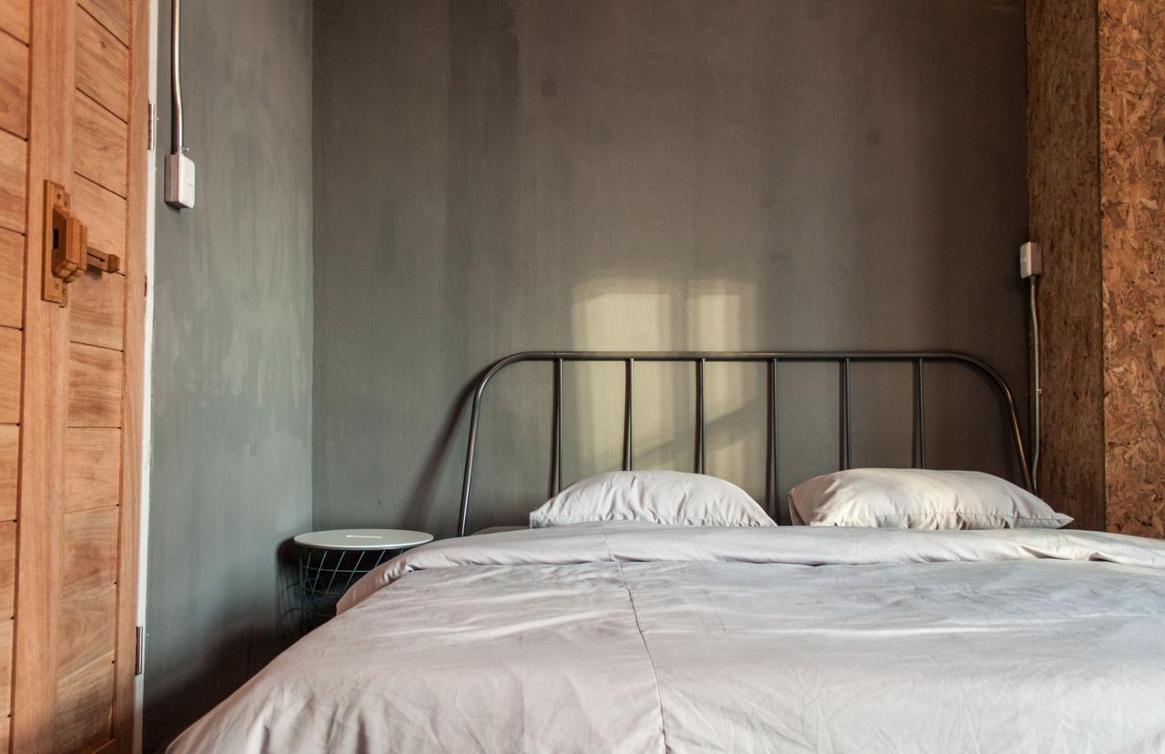 Zhelter'Bkk Hostel Bangkok Kültér fotó
