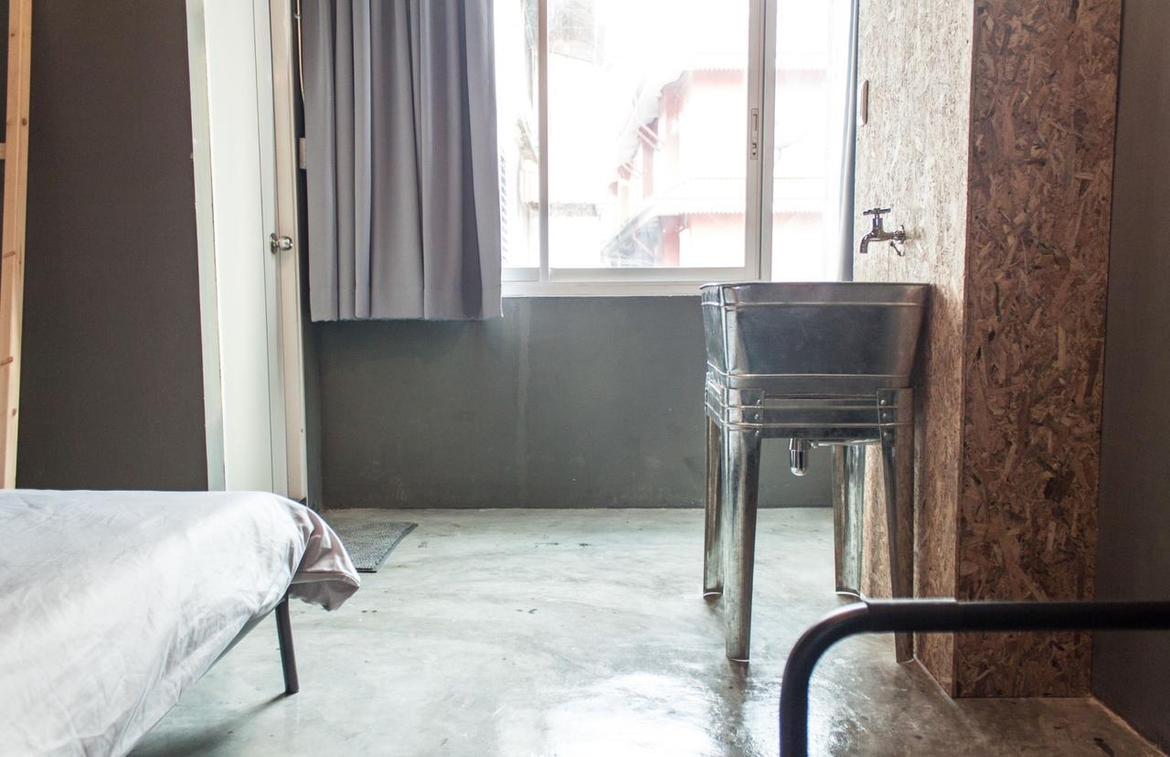 Zhelter'Bkk Hostel Bangkok Kültér fotó
