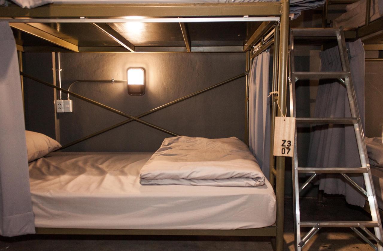 Zhelter'Bkk Hostel Bangkok Kültér fotó