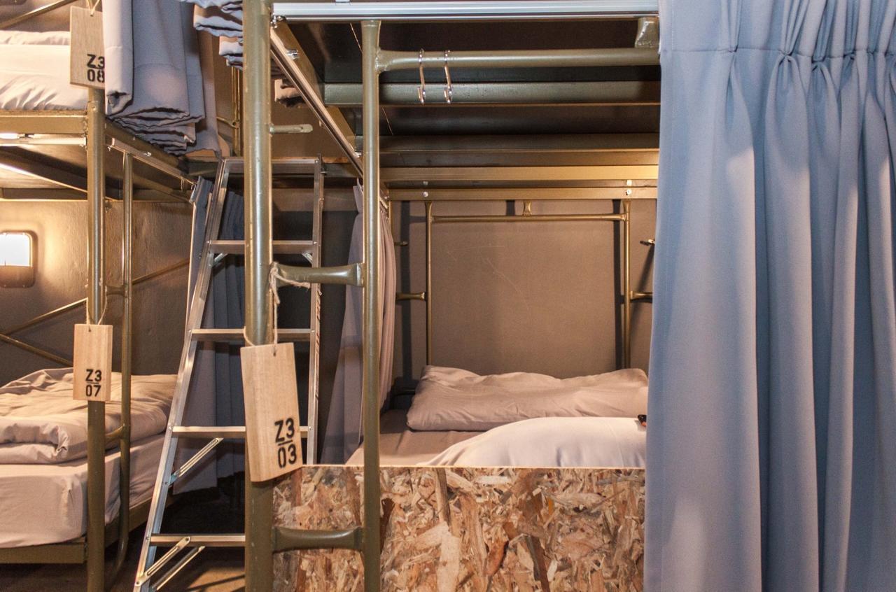 Zhelter'Bkk Hostel Bangkok Kültér fotó
